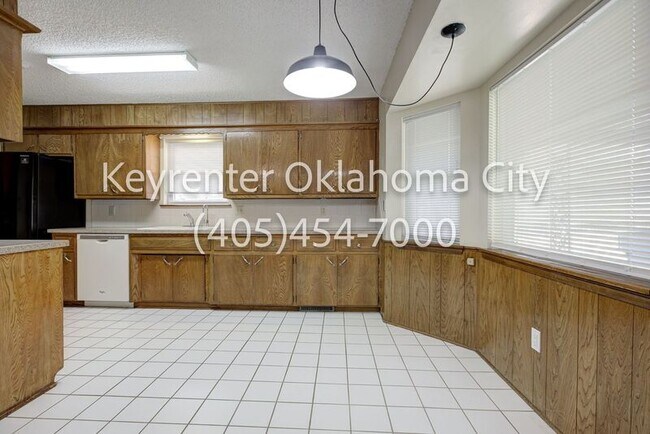 Building Photo - 3632 Sunvalley Dr