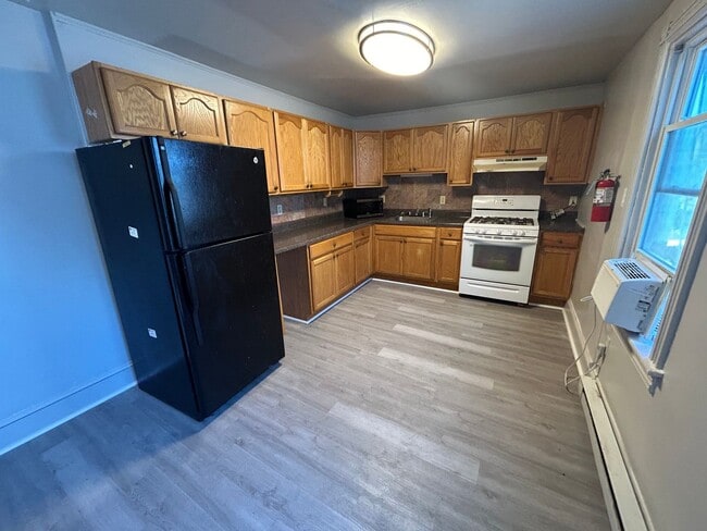 Building Photo - 135 S 10th St