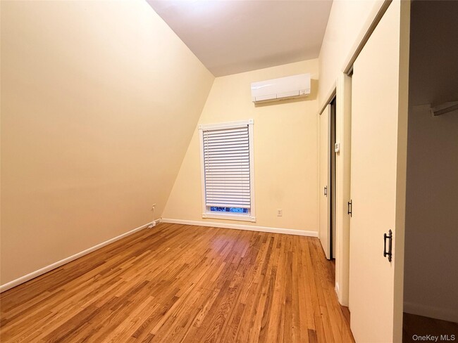 Building Photo - 15 Norfolk Ct