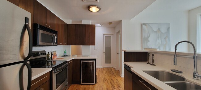 Primary Photo - 125 Washington St