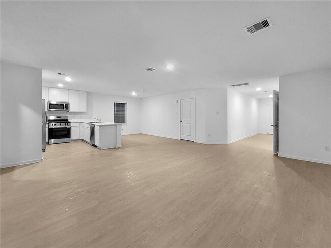 Building Photo - 3054 Mallorca Dr