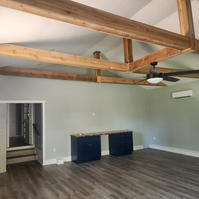 Building Photo - 700 Bragg Cir