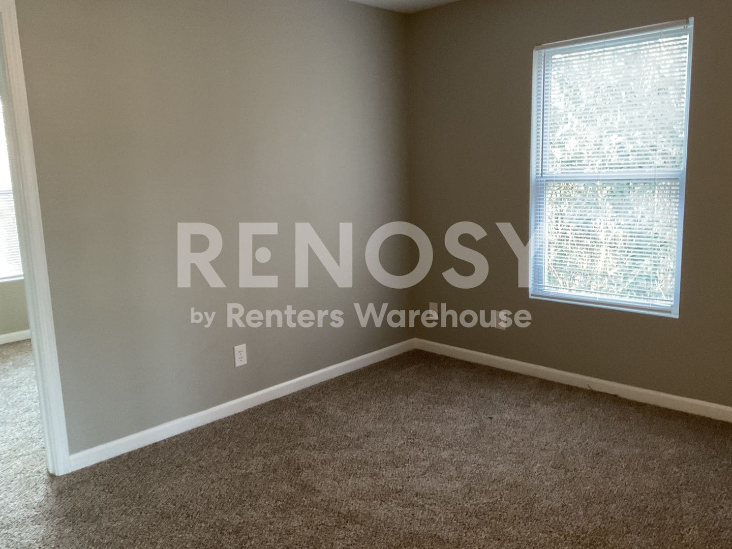 Building Photo - 3107 Meadow Knoll Dr