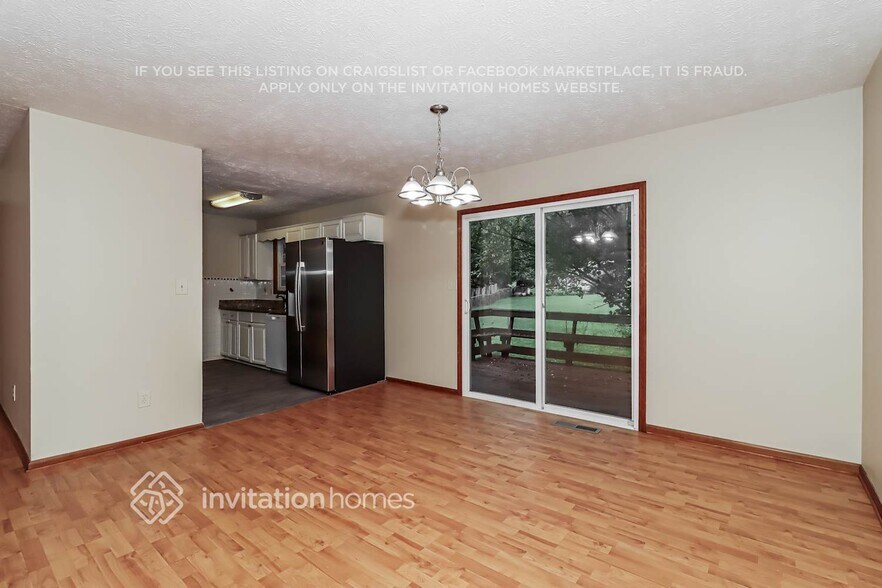 Building Photo - 3142 Country Lake Dr