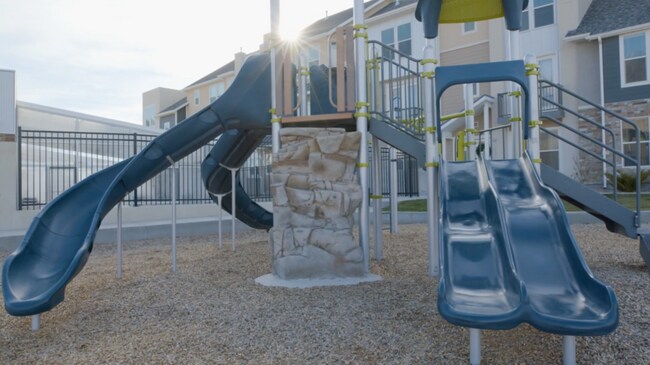 Building Photo - 1009 S 2740 E