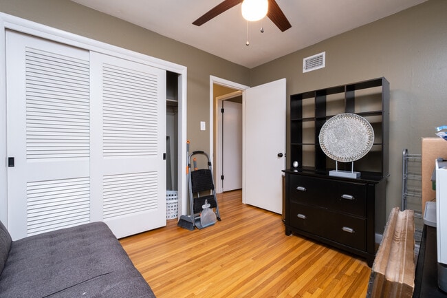 Building Photo - 312 Schoolwood Ln