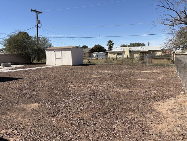 Building Photo - Central Tucson, close to University of Arizona and more!!!