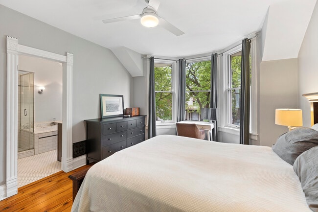 Building Photo - 3438 N Paulina St