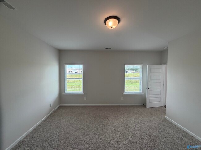 Building Photo - 238 Schoolhouse Dr