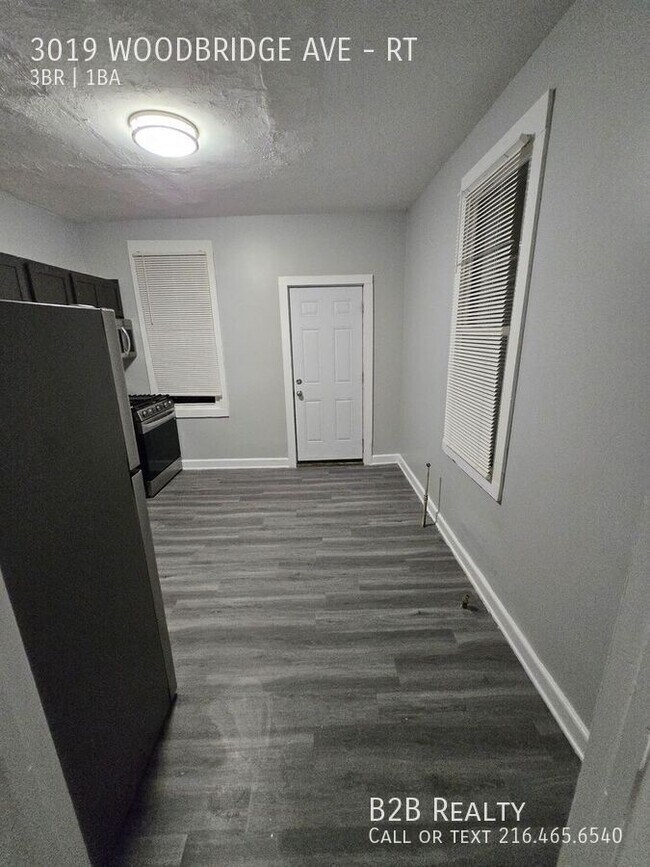 Building Photo - 3019 Woodbridge Ave