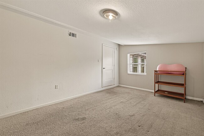 Building Photo - 5613 Dorothy Ann Dr