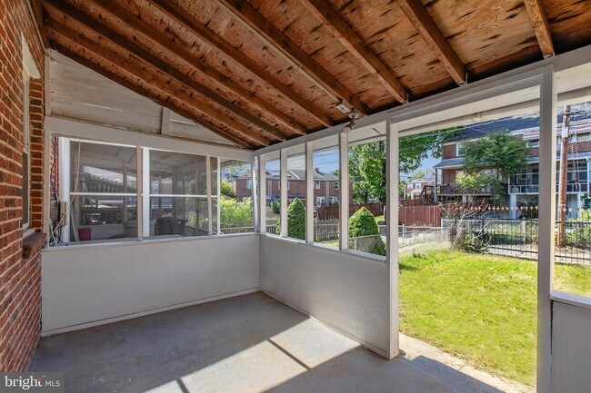 Building Photo - 1714 Pin Oak Rd