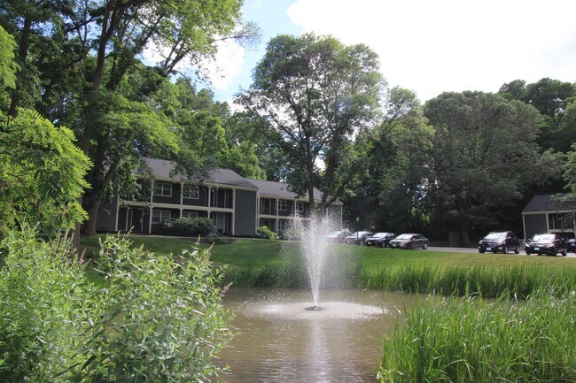 Building Photo - 1 BR/1BA Condo Available- Cricket Brook (D...