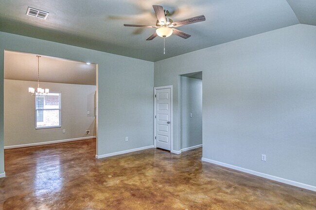 Building Photo - 2713 Clifton Ter