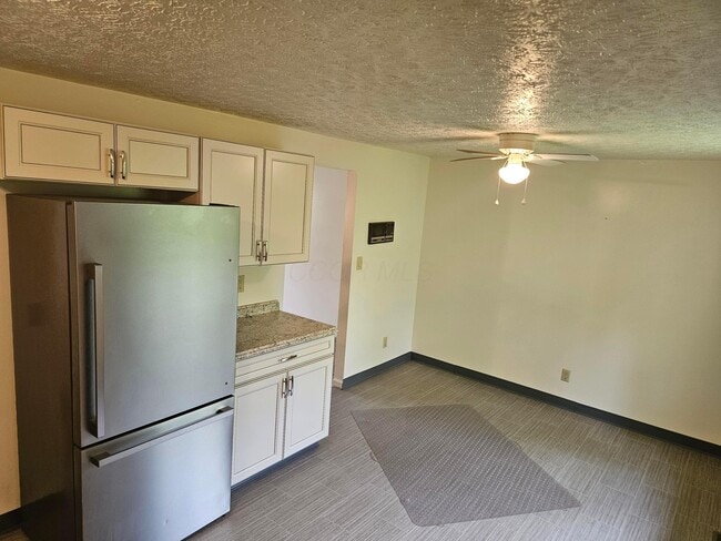 Building Photo - 3297 Medoma Dr