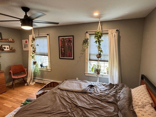 Building Photo - Beautifully Maintained 2 Bedroom Single Fa...