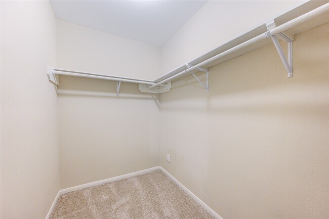 Building Photo - 12727 Westella Dr