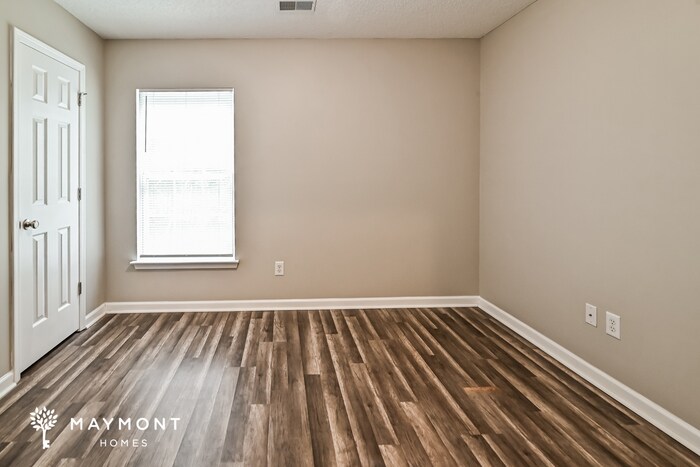 Building Photo - 29 Wild Iris Ct