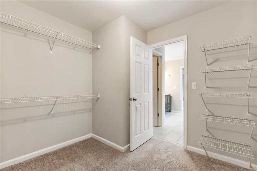 Building Photo - 12720 Morningpark Cir