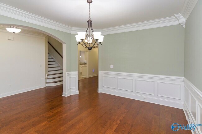 Building Photo - 161 Huntsmen Lane