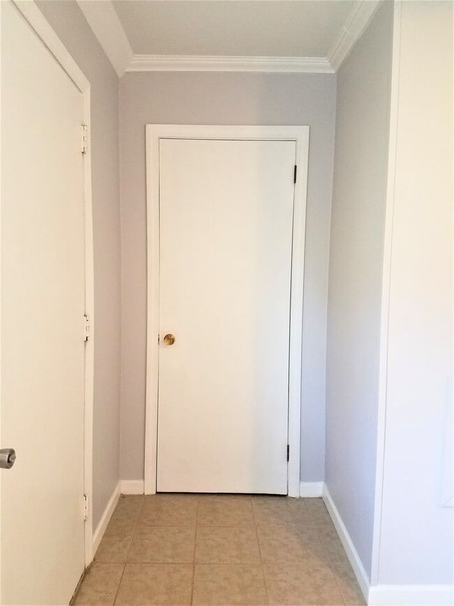 Building Photo - 109 Forest Lake Ln