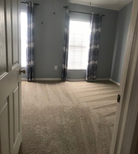 Master Bedroom - 9909 New Parke Rd