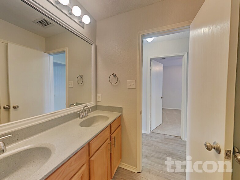 Building Photo - 2316 Harvest Glen Ct