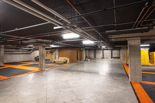 Building Photo - 547 N Sweetzer Ave