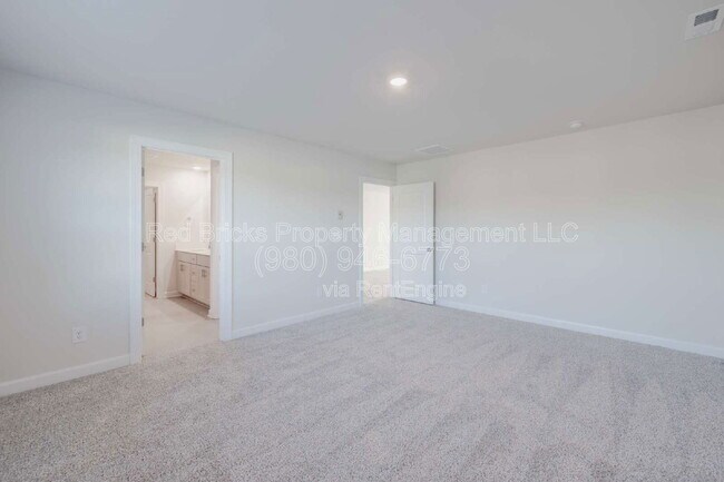 Building Photo - 11910 Silverheel Ln