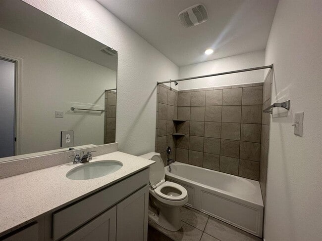 Building Photo - 228 Jeffers