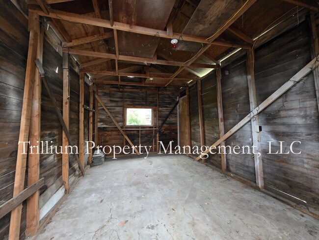 Building Photo - 3015 NE 67th Ave