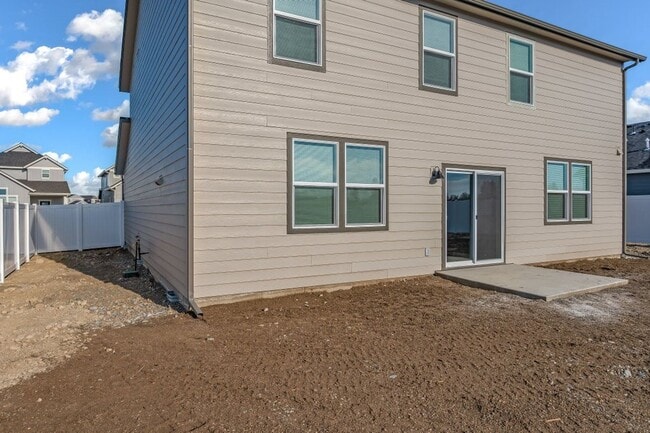 Building Photo - 5362 E Dorado Ave