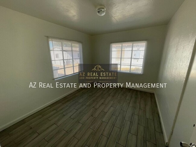 Building Photo - 7210 N 55th Dr