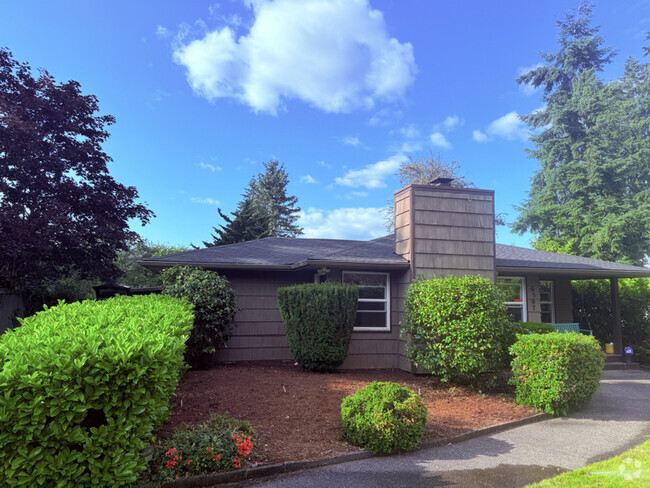 Building Photo - 6507 Lake Grove St SW