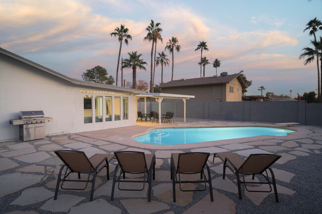 Building Photo - 5818 N Granite Reef Rd