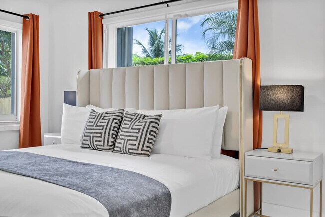 Building Photo - 1712 NE 18th Ave