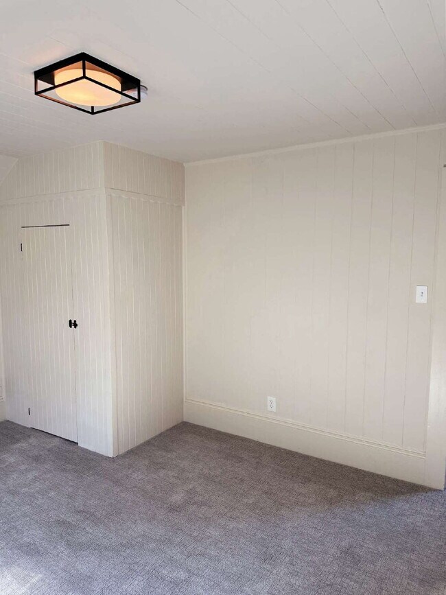 Building Photo - Spacious Two-Story Ranch Home Near Sonoma