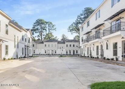 Building Photo - 214 Steiner Oaks