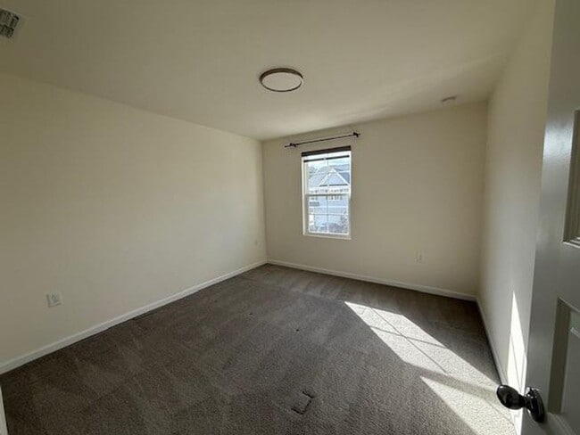 Building Photo - 1216 Grenshaw Dr