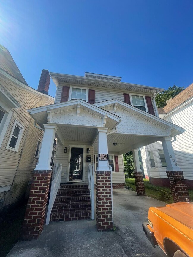 Building Photo - GORGEOUS SINGLE FAMILY 3BR/2.5BA PARK PLAC...