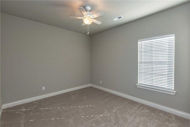 Building Photo - 1511 Abbey Ln
