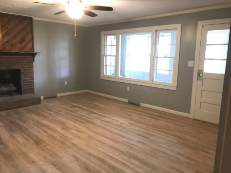 Building Photo - 300 N Hampton Rd