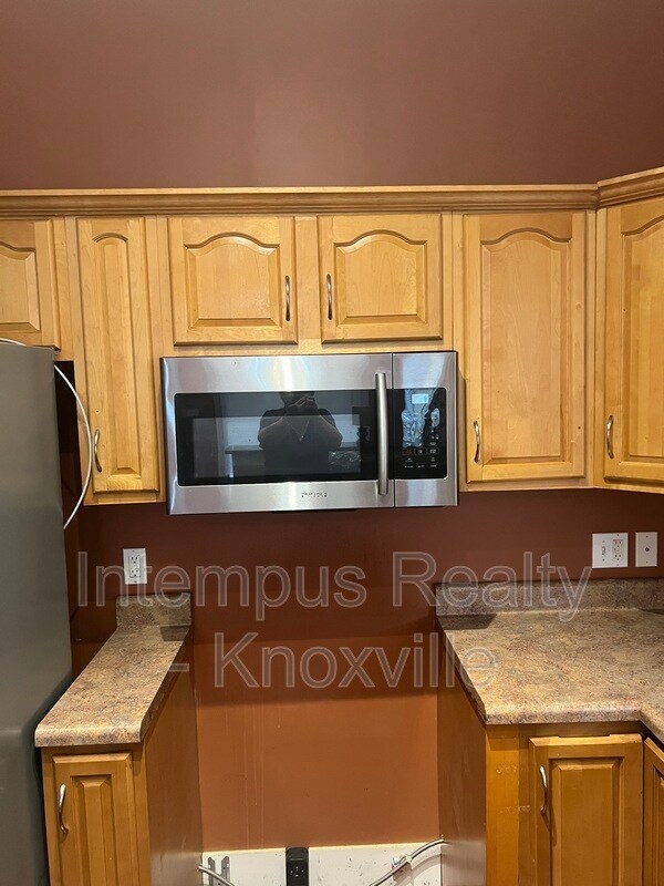 Building Photo - 229 Deaderick Ave