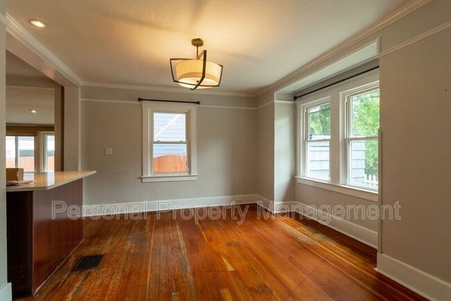 Building Photo - 1701 Franklin St