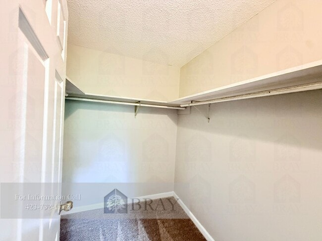 Building Photo - 411 Parkridge Dr