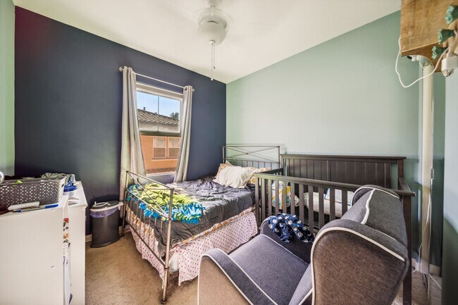 Building Photo - Charming 2-Bed / 2.5-Bath Townhouse in the...