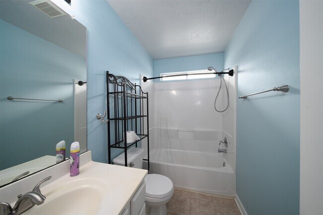 Building Photo - 11914 Rolling Stream Dr