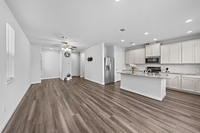 Building Photo - 9913 Brickhouse Dr