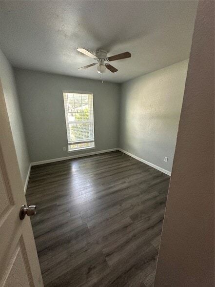 Building Photo - 6524 Blue Grass Dr
