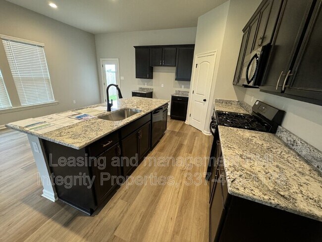 Building Photo - 112 Segovia Wy